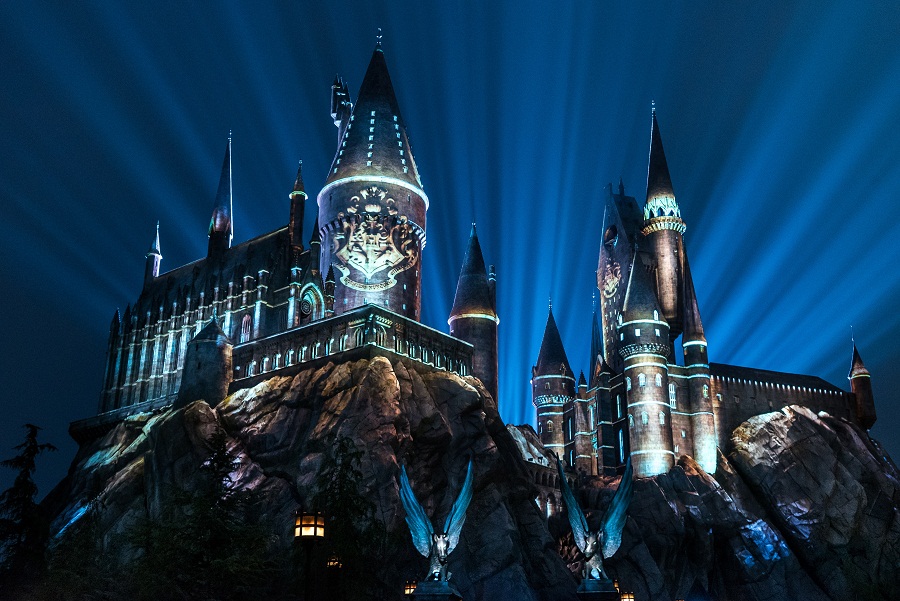 UOR The Nighttime Lights at Hogwarts Castle180111 114821